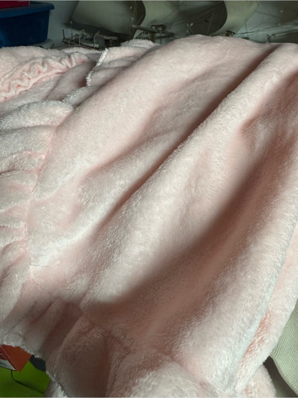 Pink Plush Ruffle Robe💓 - Picture 3 of 3